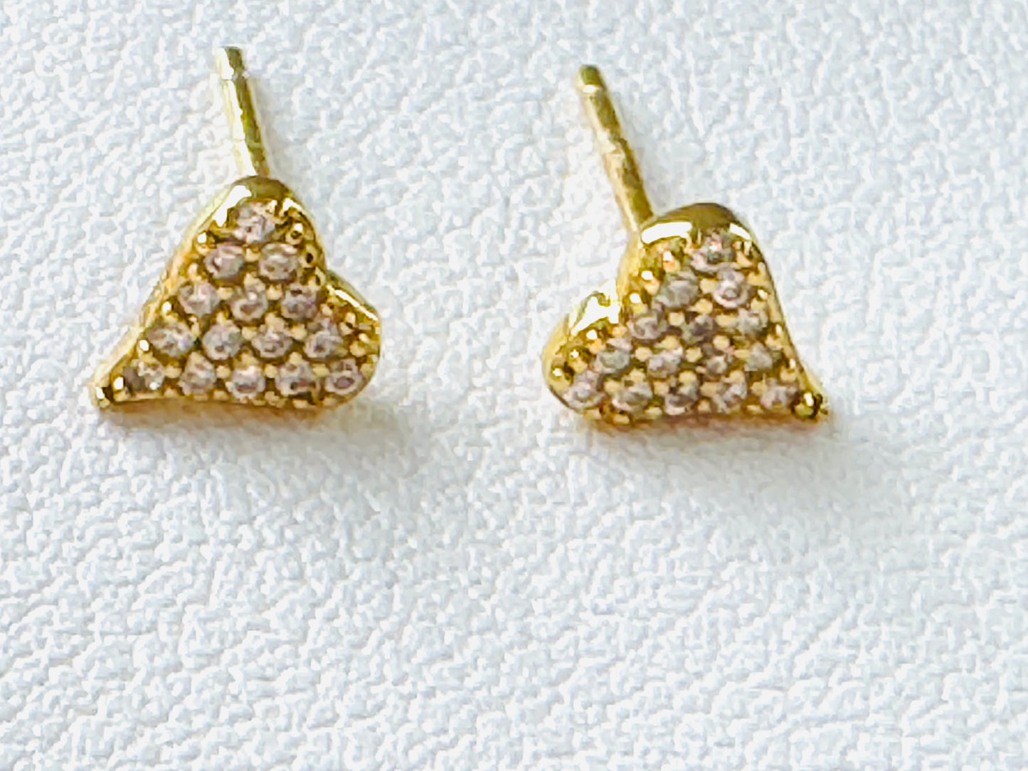 Aretes Pequeñitos en Forma de Corazón