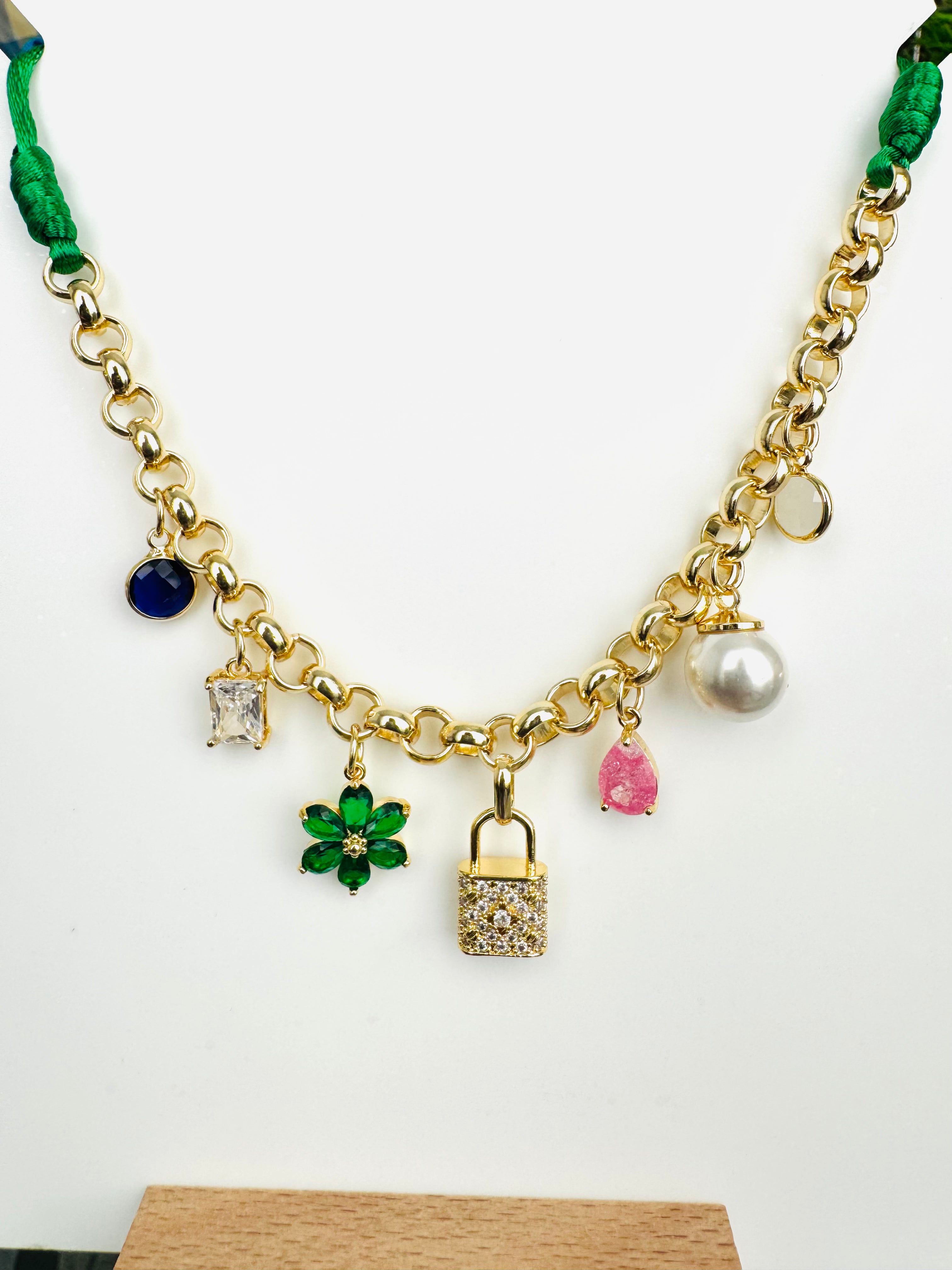 Collar Encantos Dorados