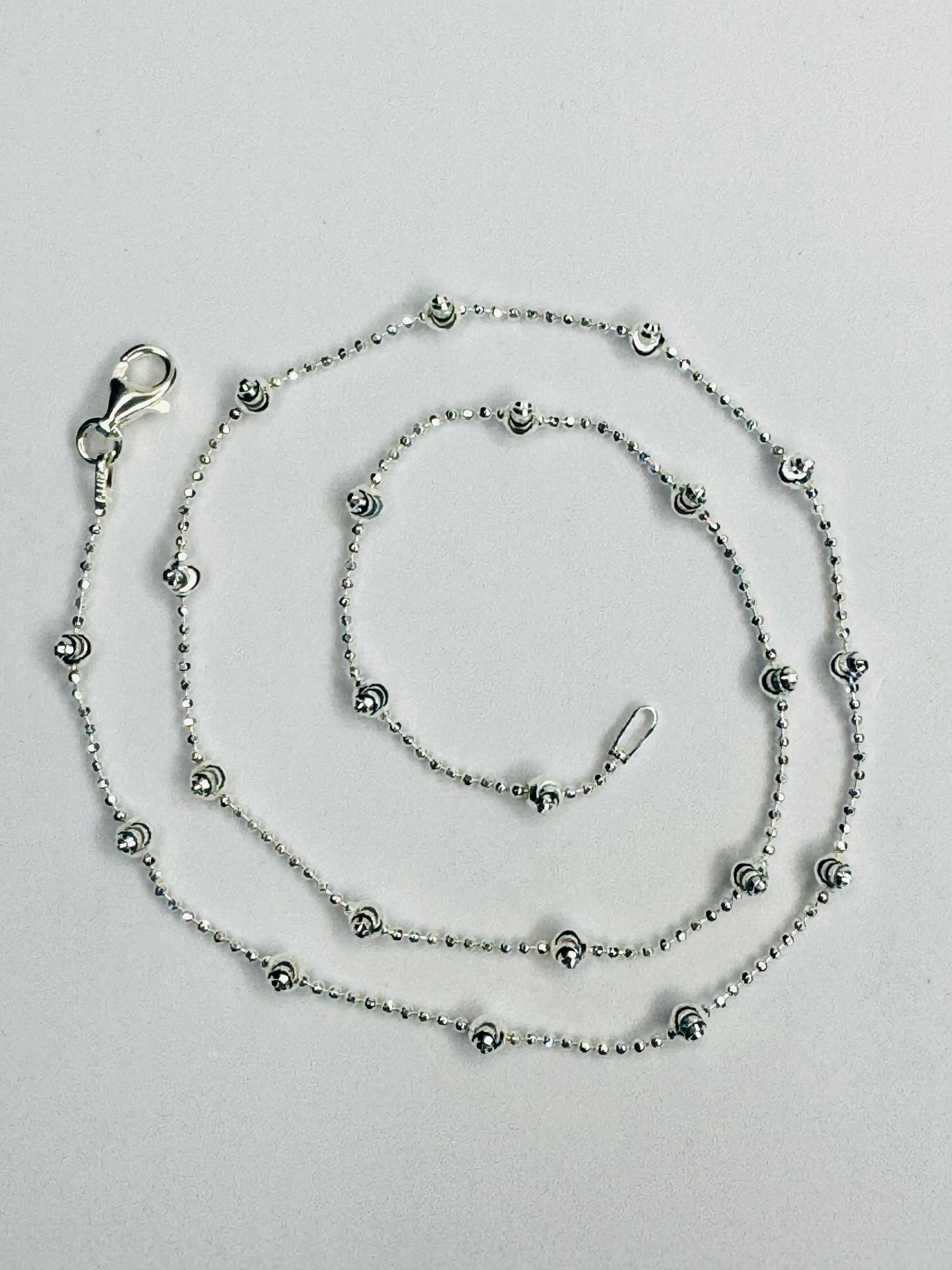 Collar Plateado con piedra "Clear"