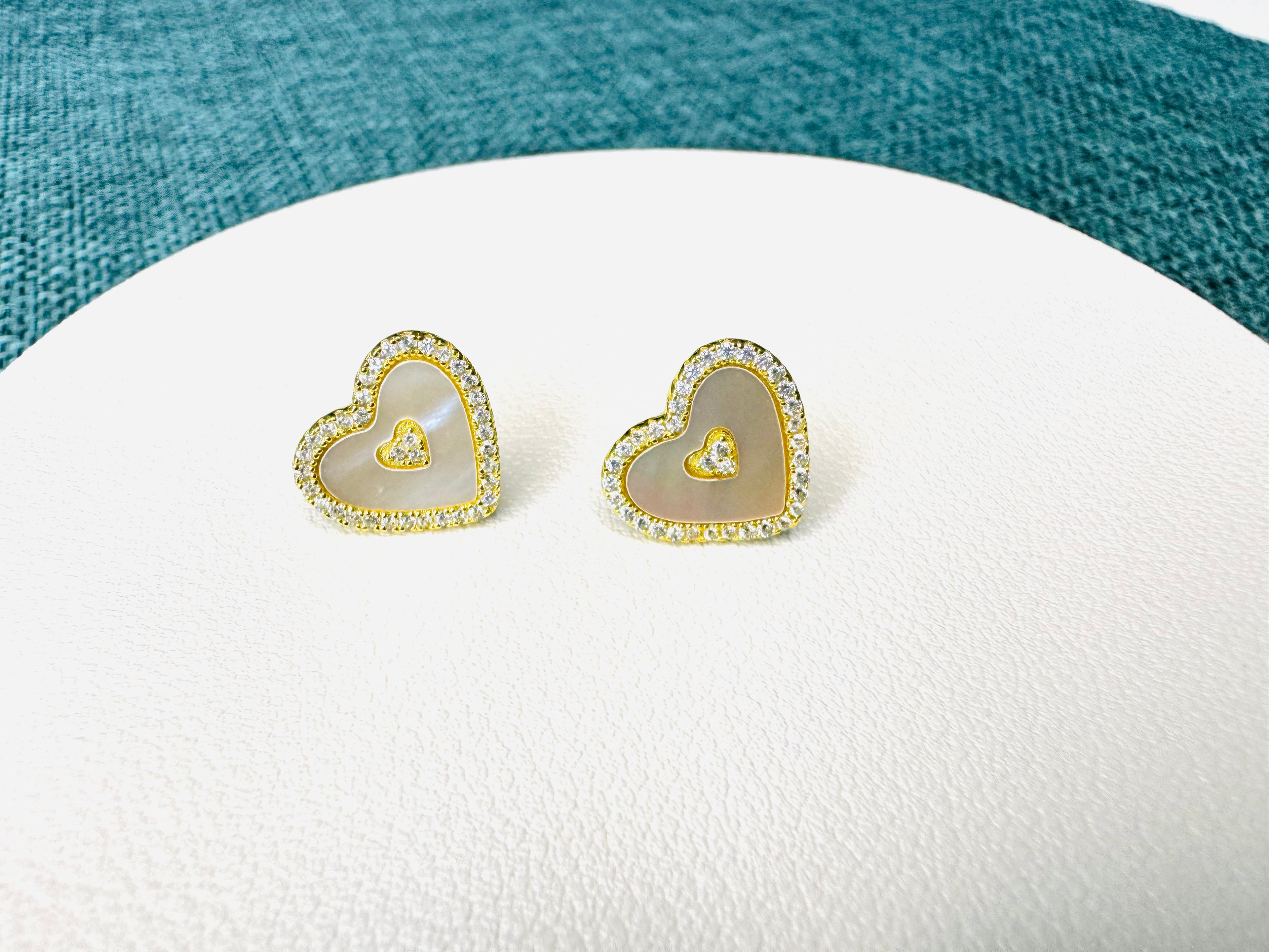 Aretes con Piedra Nacar en Forma de Corazon