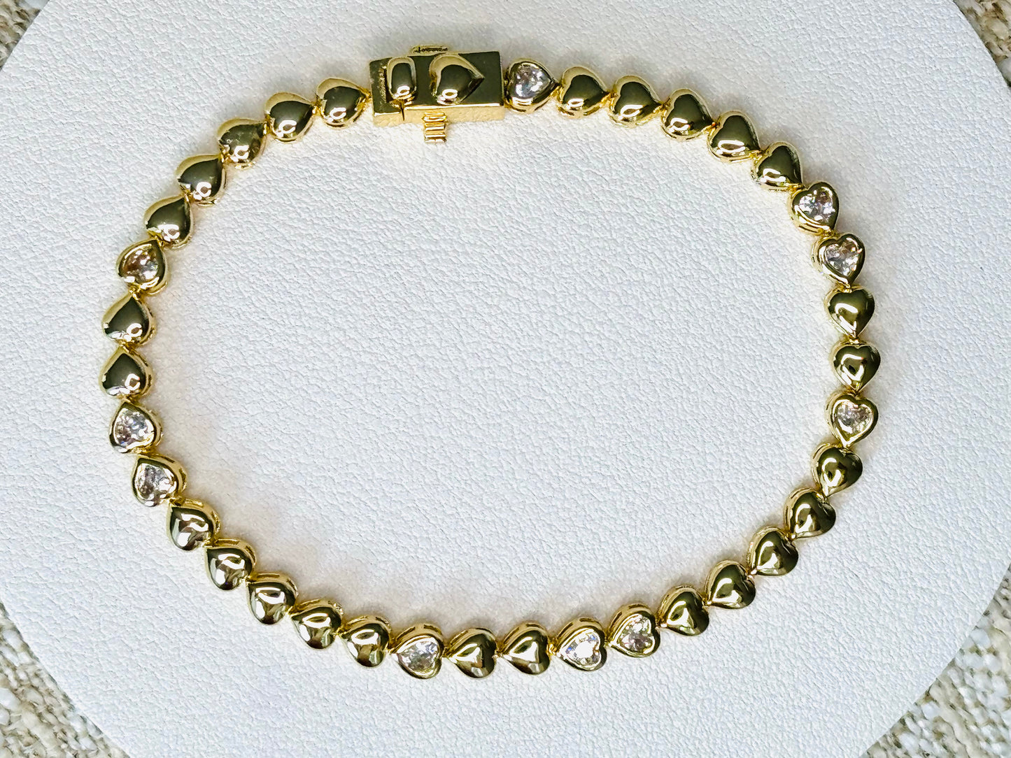 "Tennis Bracelet" Brazalete de Corazones con Piedra "Clear" y Lisos
