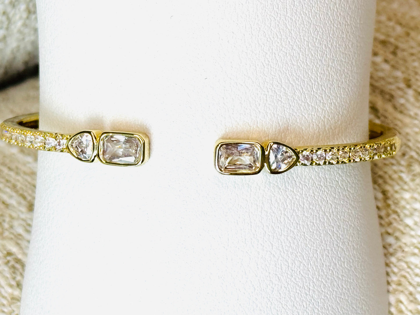 Brazalete "Bangle"  Con Piedras "Clear"