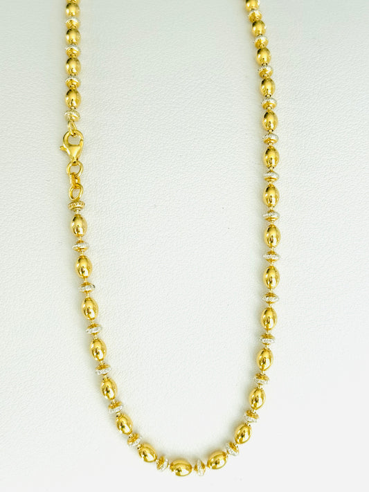 Cadena con eslabones ovalados y eslabón diamantado