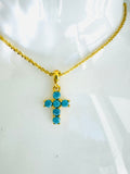 Hermosa Cadena en Espiral con Colgante de Cruz con Piedras Turquesa