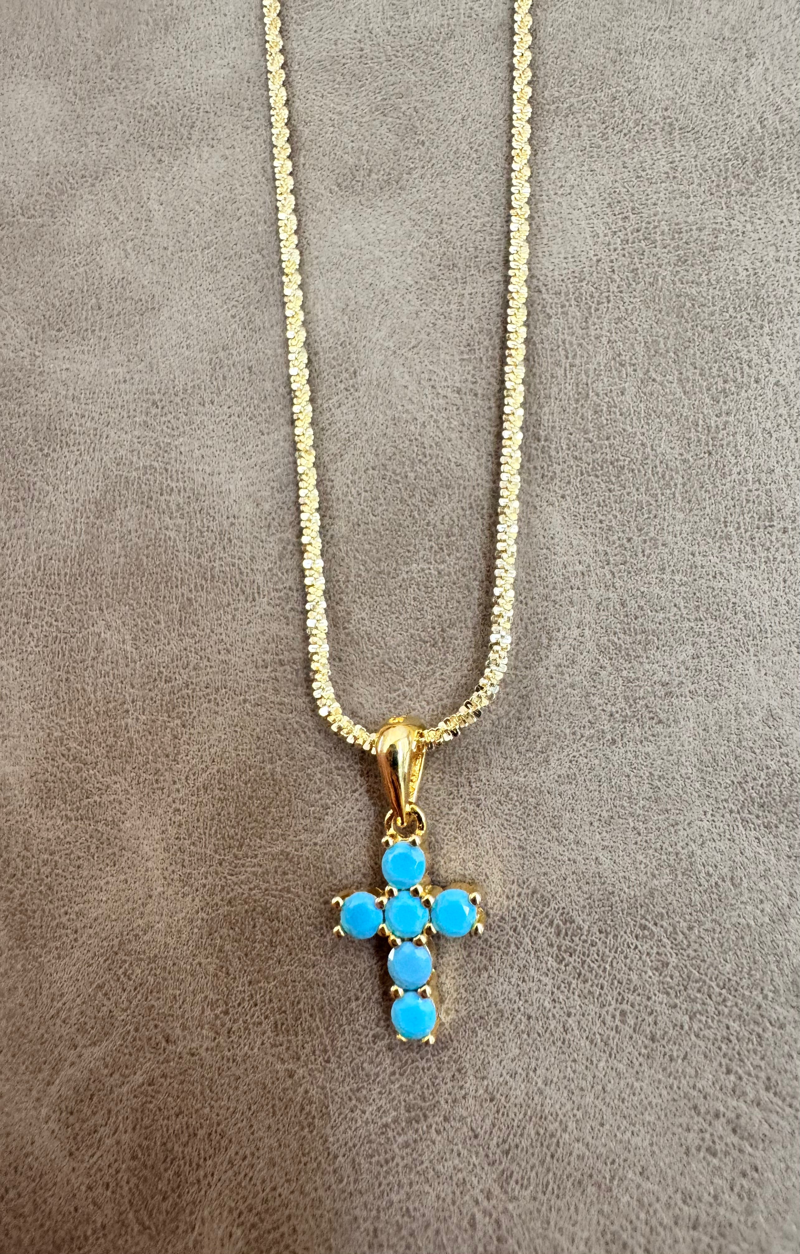 Hermosa Cadena en Espiral con Colgante de Cruz con Piedras Turquesa